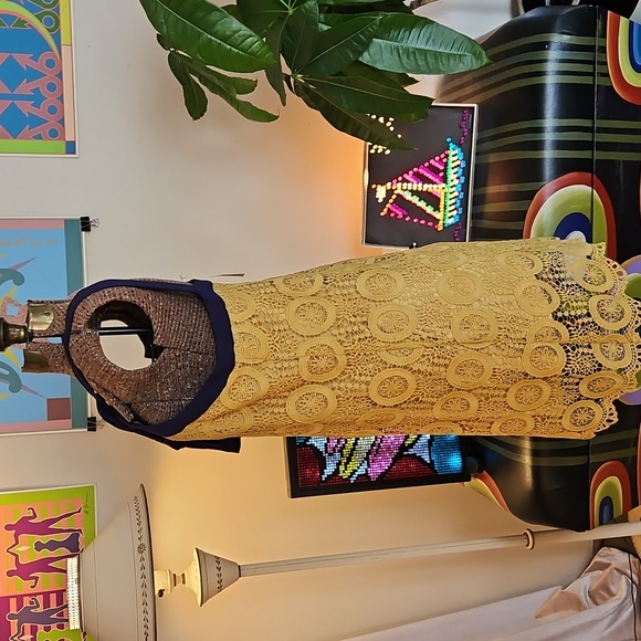 NWT Entro Yellow Crochet Lace Mini Shift Dress Navy Cross Halter Straps Size M - Picture 2 of 7